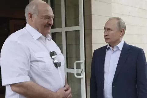 Der erste Anschein und die Körpergröße täuschen: Kremlchef Putin (rechts) hat Lukaschenko immer noch in der Hand. 