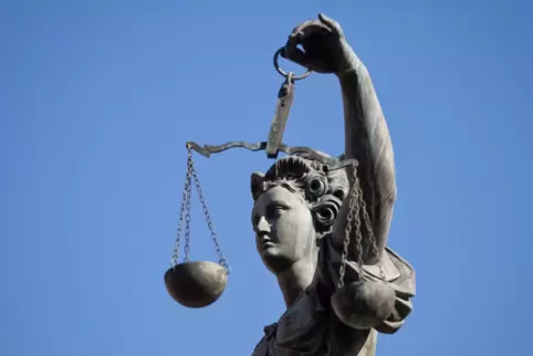 Schuldig oder nicht: Gegen einen 57-Jährigen wird vor dem Landgericht Kaiserslautern Mordanklage erhoben. 