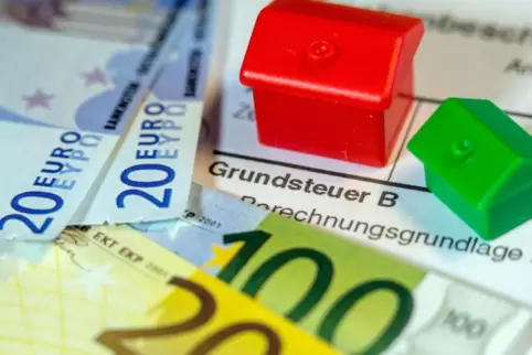 Die Grundsteuer B ist ein wichtiger Hebel, an dem Gemeinden ansetzen sollen, um ihren Haushalt auszugleichen. Vielfach würde der Die Grundsteuer B ist ein wichtiger Hebel, an dem Gemeinden ansetzen sollen, um ihren Haushalt auszugleichen. Vielfach würde der