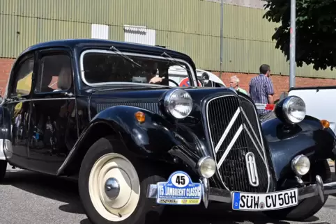 Frank Lengers und Bettina Pinks aus Gommersheim waren in einem Citroen 11 CV von 1950 unterwegs. 
