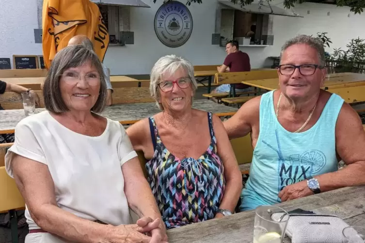  Christiane, Heidrun und Janos (von links) sind langjährige Bliesbadbesucher. 