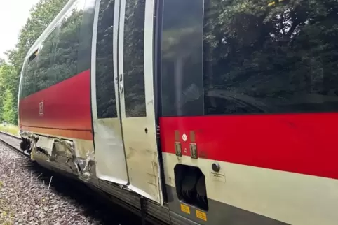 Verletzt wurde bei dem Unfall niemand. Es blieb bei einem Sachschaden, den die Polizei auf rund 10.000 Euro schätzt. 