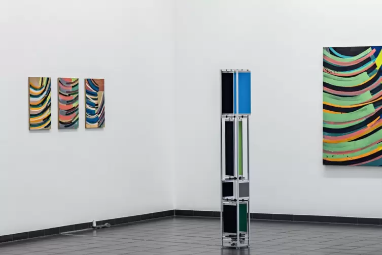 Die Arbeiten von Annegret Hoch und Siegfried Kreitner ergänzen einander. 