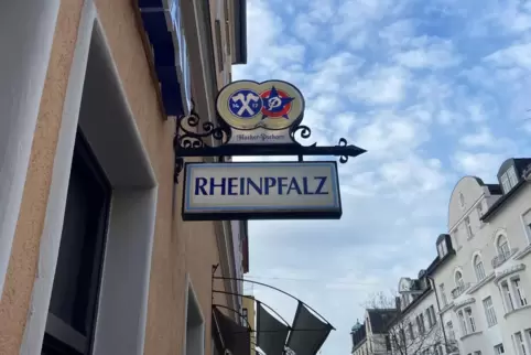 Weiß-blauer Himmel und die „Rheinpfalz“ - was will man mehr? 