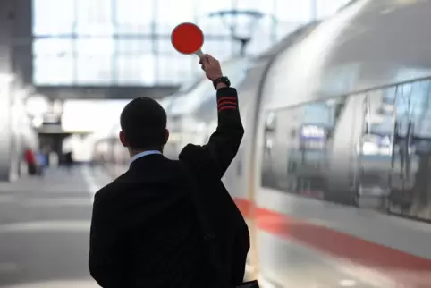 Am Münchener Hauptbahnhof fuhr der Zug mit dem Kleinkind ohne die Eltern weiter. 