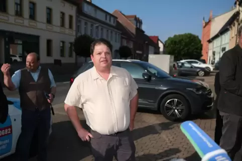 Hannes Loth ist in Raguhn-Jeßnitz zum Bürgermeister gewählt worden – der erste hauptamtliche der AfD. 