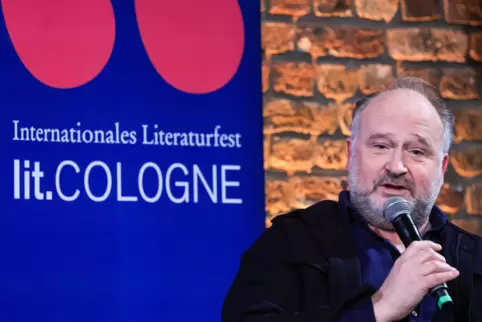 Jörg Bong alias Jean-Luc Bannalec kürzlich auf dem Literaturfestival lit.cologne: Auch sein zwölfter Bretagne-Krimi ist wieder s