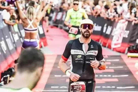 Florian Geißert vom FCK beim Ironman Frankfurt.