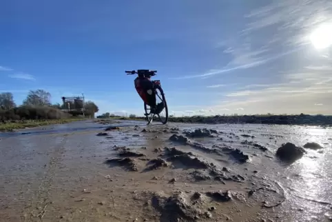 Wirtschaftswege, die als Radweg genutzt werden, sind manchmal verschmutzt. Das ärgert oftmals Radfahrer. 