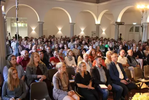125-Jahr-Feier im Sektschloss lockt 300 Besucher.