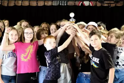 Die Klasse 5b des Helmholtz-Gymnasiums hat beim Stadtradeln mit 3362 Kilometern die weiteste Strecke für eine Zweibrücker Schulk