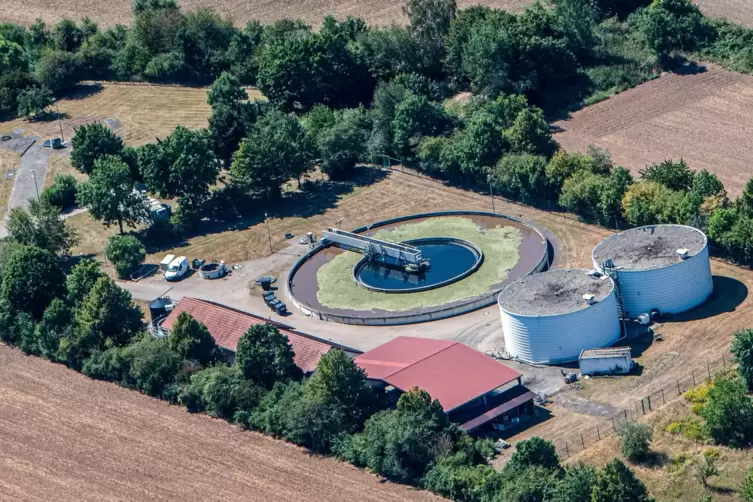Luftaufnahme der im Jahr 2000 er&ouml;ffneten Kl&auml;ranlage Hettenleidelheim. 