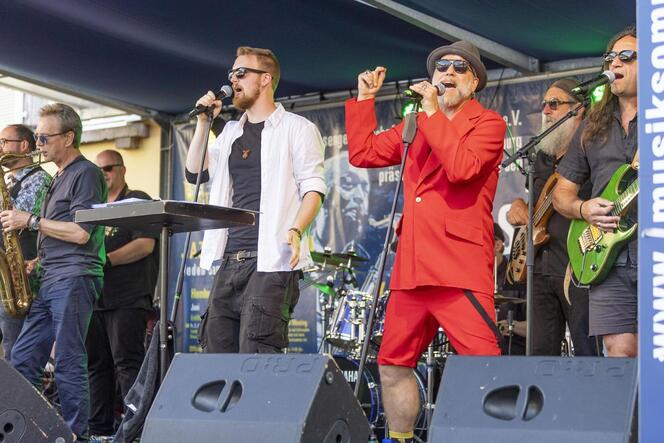 Sixtyfive cadillac band