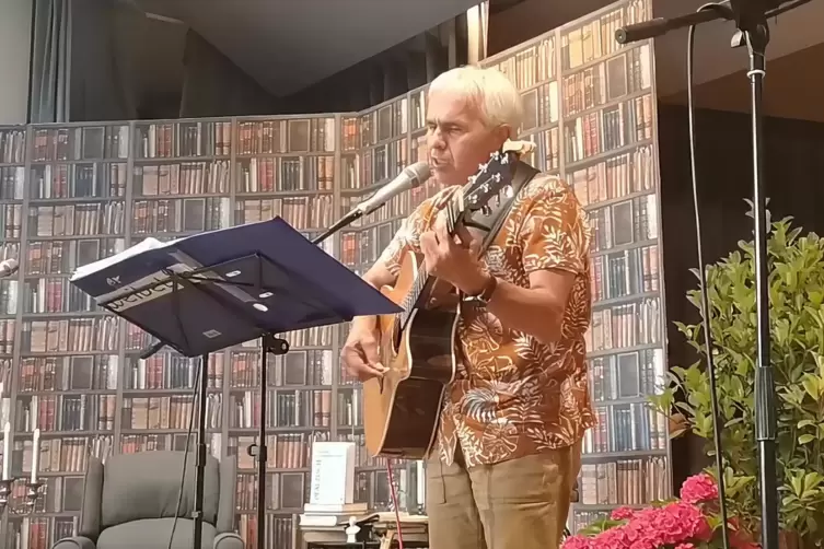 Charly Weibel gewann in der Kategorie Lied mit dem Song &bdquo;Fa eisch zwoh&ldquo;. 