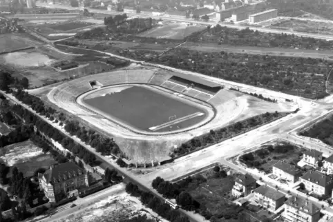 Das Südweststadion, so einst die Pläne, hätte Ludwigshafener Bundesligafußball sehen sollen. Doch der Anlauf von Südwest Anfang 