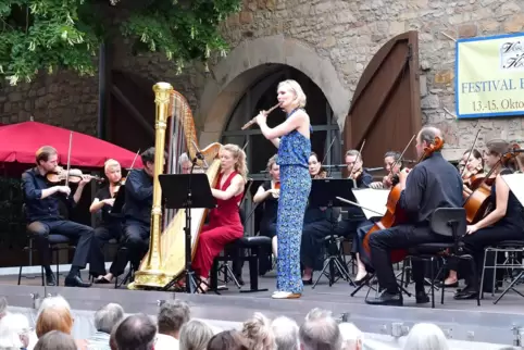 Mozarts Konzert für Flöte und Harfe KV 299 im Von-Busch-Hof in Freinsheim.