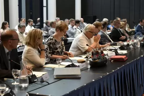 Konstituierende Sitzung des Stadtrats vor gut vier Jahren: Im Frühsommer 2025 finden die nächsten Kommunalwahlen in Rheinland-Pf Konstituierende Sitzung des Stadtrats vor gut vier Jahren: Im Frühsommer 2025 finden die nächsten Kommunalwahlen in Rheinland-Pf
