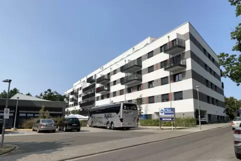 Das Zoar-Gebäude auf dem Betzenberg bietet 79 vollstationäre Pflegeheimplätze, 40 Service-Wohnungen und zehn Penthäuser. 