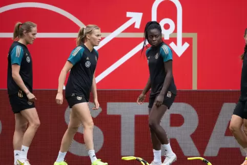 Die deutschen Fußballfrauen sind laut einer Umfrage sympathischer als ihre männlichen Kollegen. 