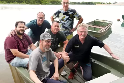Beim Angelsportverein sitzt der harte Kern in einem Boot: (von links) Andreas Heutling, Thilo Schotthöfer, Olaf Schlüter, Johann