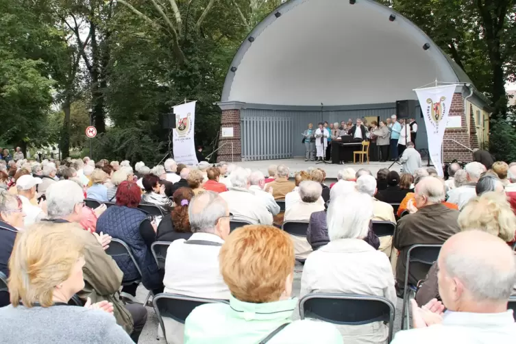 Die Konzertreihe „Schöne Töne“ im Ebertpark ist für dieses Jahr abgesagt worden – aus Angst, dass der Förderverein bei möglichen
