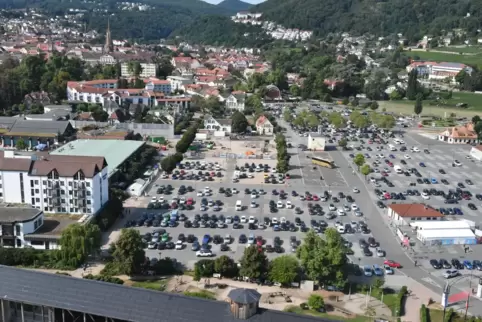 Über 900 Parkplätze stehen auf dem Wurstmarktplatz zur Verfügung. 