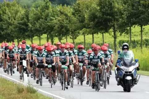 120 Radfahrer werden etwa 280 Kilometer absolvieren und dabei Spenden sammeln. 