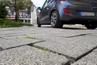 Stolperfalle: Das Pflaster in der Langgasse soll erneuert werden.