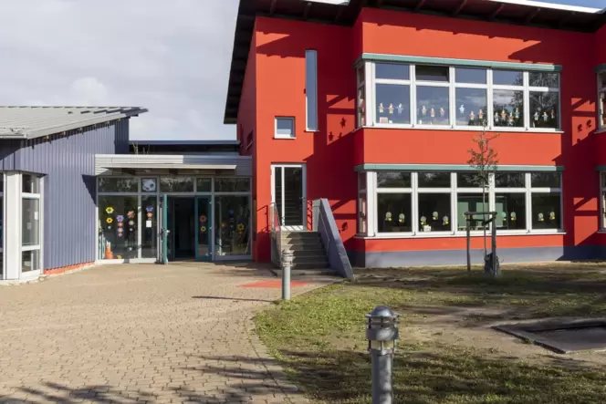 Ihre Haustechnik wird wohl viel vom Klima-Geld verschlingen: Grundschule Sausenheim.