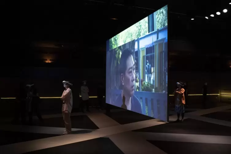 Mit VR-Brille zu erleben: Apitchatpong Weerasethakuls „A Conversation With the Sun“.