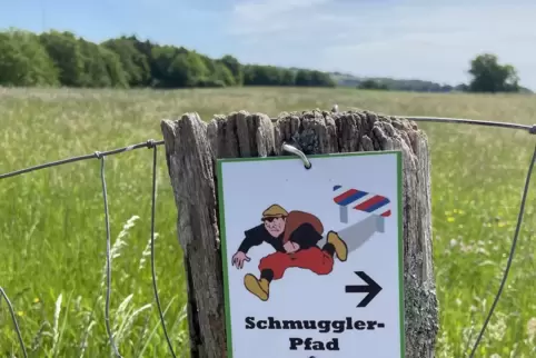 Wegbegleiter: originelle Markierung. 