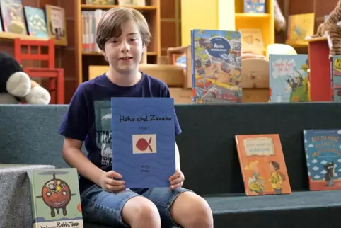 Fan eines Kinderbuchklassikers: Moritz Klose. In den Händen hält ert sein selbst verfasstes Werk. 