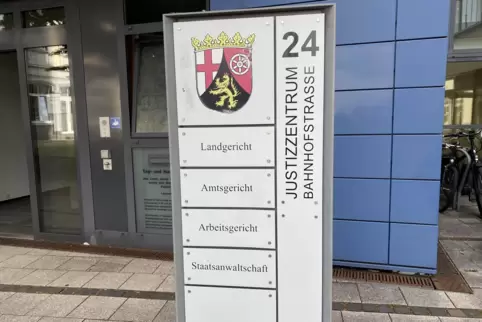 Am vierten Verhandlungstag am Schwurgericht Kaiserslautern im Prozess gegen einen 57-Jährigen aus der Verbandsgemeinde Enkenbach