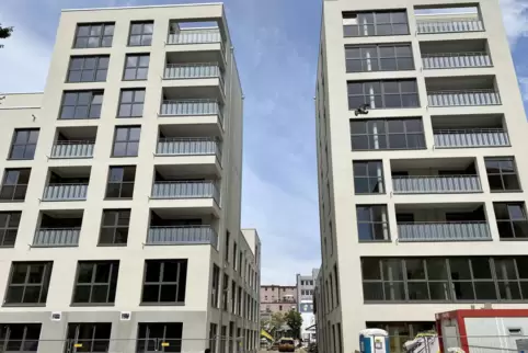 Neue Perspektive: Der neue Wohn- und Bürokomplex der GAG am Entrée zum Bürgerhof soll Ende des Jahres bezugsfertig sein. 
