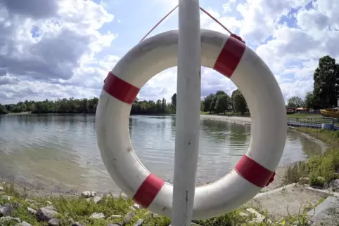 Seit 1995 ist das Bliesbad am Weiher große Blies in Trägerschaft des Fördervereins, mit Zuschüssen der Stadt. Man kennt sich im 