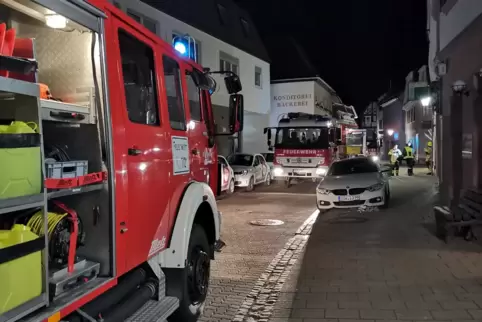 Mitglieder der Feuerwehr sind oft jahrzehntelang ehrenamtlich für ihre Mitmenschen im Einsatz. 