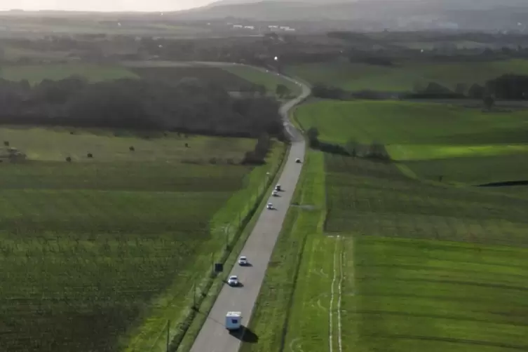 Die B38 führt, von Ingenheim kommend, alsNächstes nach Niederhorbach. Geht es nach dem Landkreis, sollte auf diesem Abschnitt ei