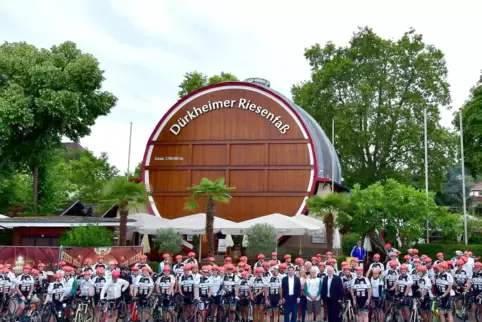 Die Vor-Tour der Hoffnung ist am Freitag am Dürkheimer Riesenfass gestartet.
