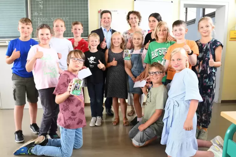 Die Sch&uuml;ler aus Kirchheim und Kleinkarlbach haben sich beim Spendenlauf ordentlich ins Zeug gelegt und alle Erwartungen &uuml;bertrof