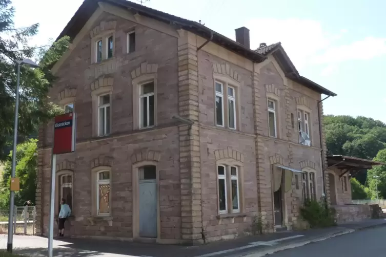 Das Bahnhofsgebäude auf Frankelbacher Gemarkung wurde 1883 erbaut.