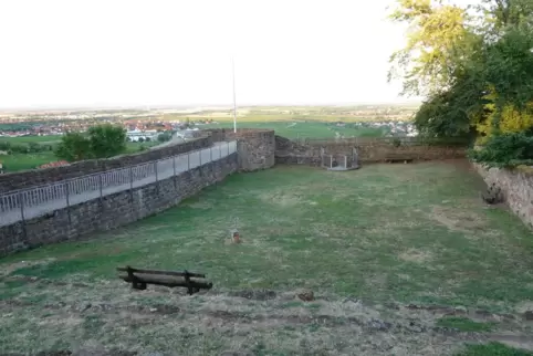 An diesem traurigen Bild des ehemaligen Burgspielplatzes wird sich vorerst nichts ändern.