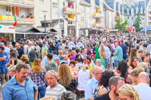 Fest im italienischen Stil mit hoher Anziehungskraft.