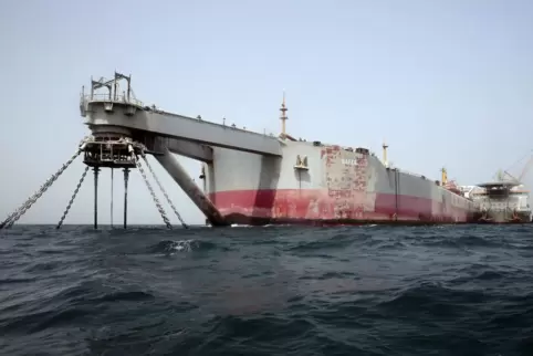 Mehr als 200 Millionen Liter Öl hat der schrottreife Tanker „FSO Safer“ an Bord.