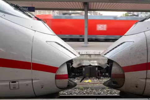 Einigung in Sicht im Tarikonflikt von Bahn und EVG. 