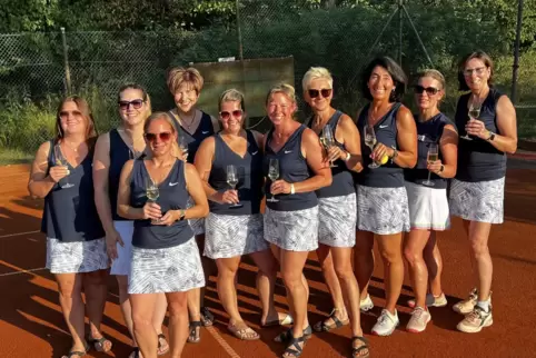 Hoch in die A-Klasse: von links Karin Impertro, Martina Böhm, Simone Kirsch, Nicole Geiger, Tina Rutzen, Claudia Klein, Ruth Eit