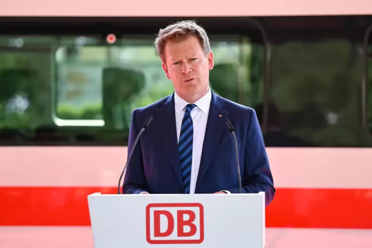 Bahn-Chef Lutz: Infrastruktur überaltert und überlastet.