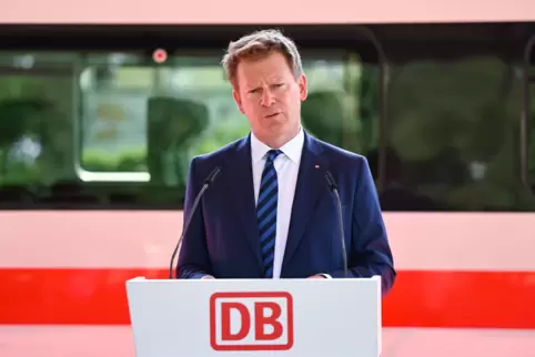 Bahn-Chef Lutz: Infrastruktur überaltert und überlastet.