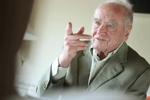 „Ich eigne mich nicht für Apokalypsen“. Martin Walser. „Ich eigne mich nicht für Apokalypsen“. Martin Walser.