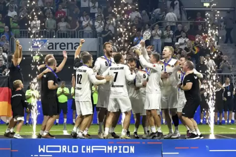 Ausgelassen feierten die Spieler den WM-Titel. 