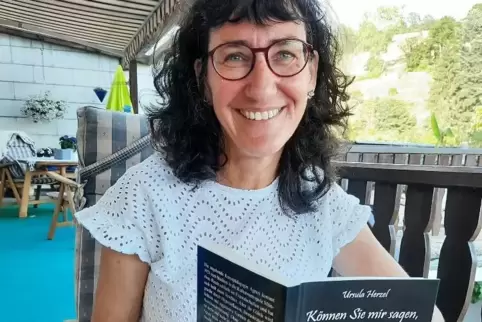 Jedes Jahr ein neues Buch: Ursula Herzels dritter Roman spielt im München der 1920er Jahre. Die titelgebende Frage hat sie sich 